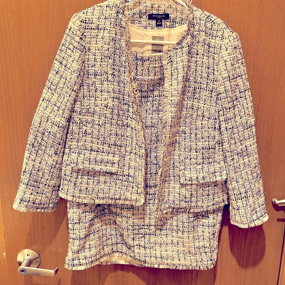 Elegant and classic two piece anne Taylor  size 12 petite